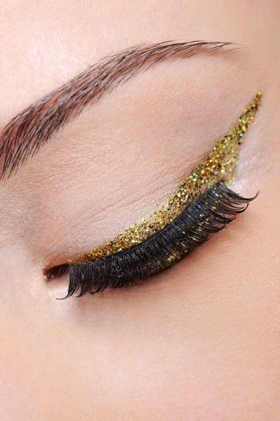 Maquillage yeux marron : couleurs, techniques…toutes les astuces pour le réussir