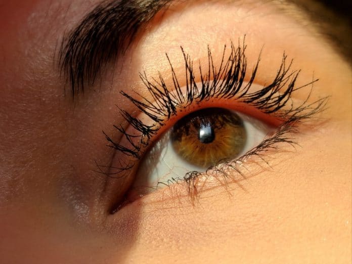 Mascara semi-permanent : comment ça fonctionne ?