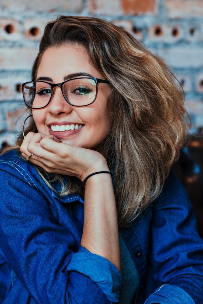 quelle coupe de cheveux pour mettre en valeur un visage rond