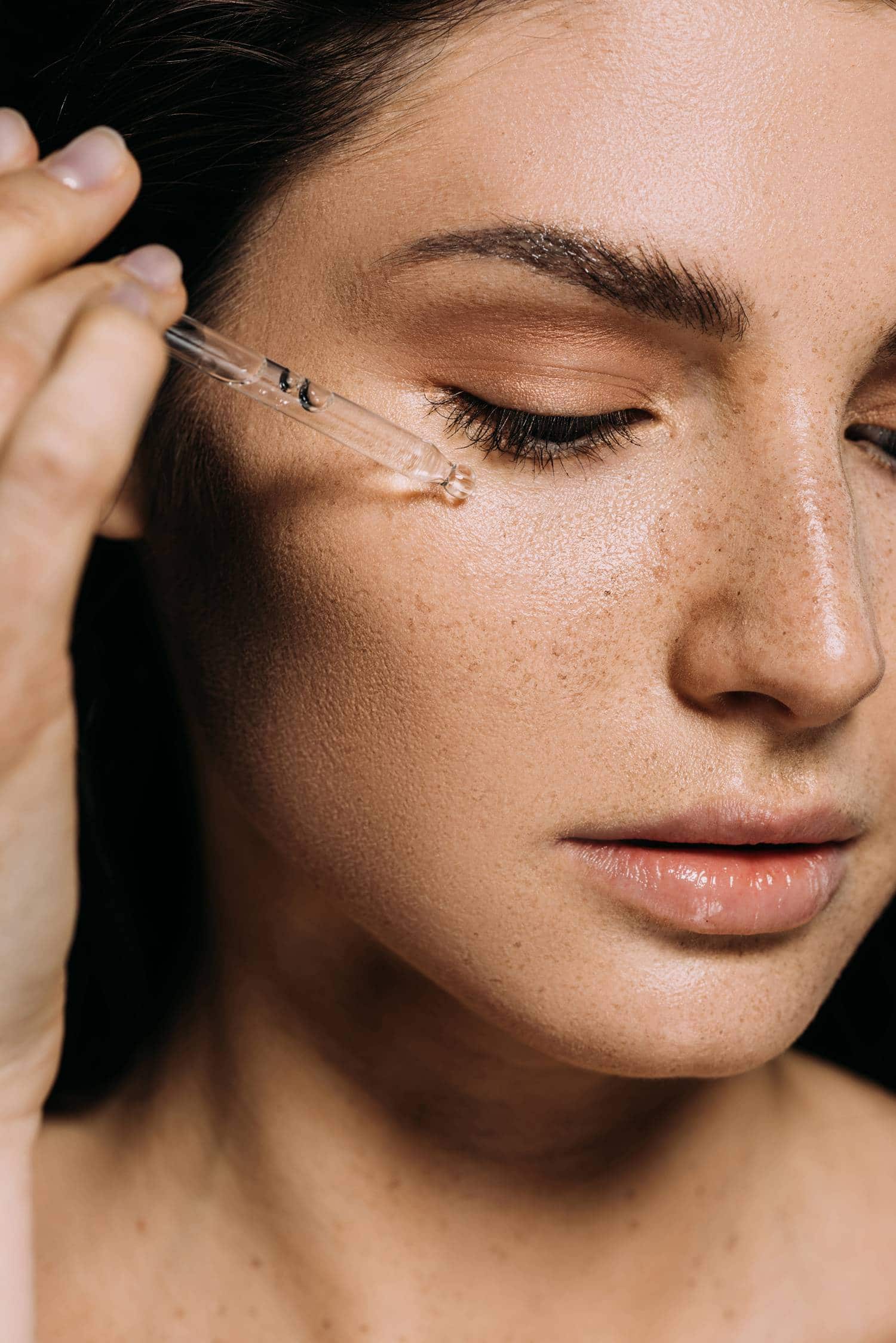 Comment faire disparaitre les taches brunes sur le visage, mains etc... ?