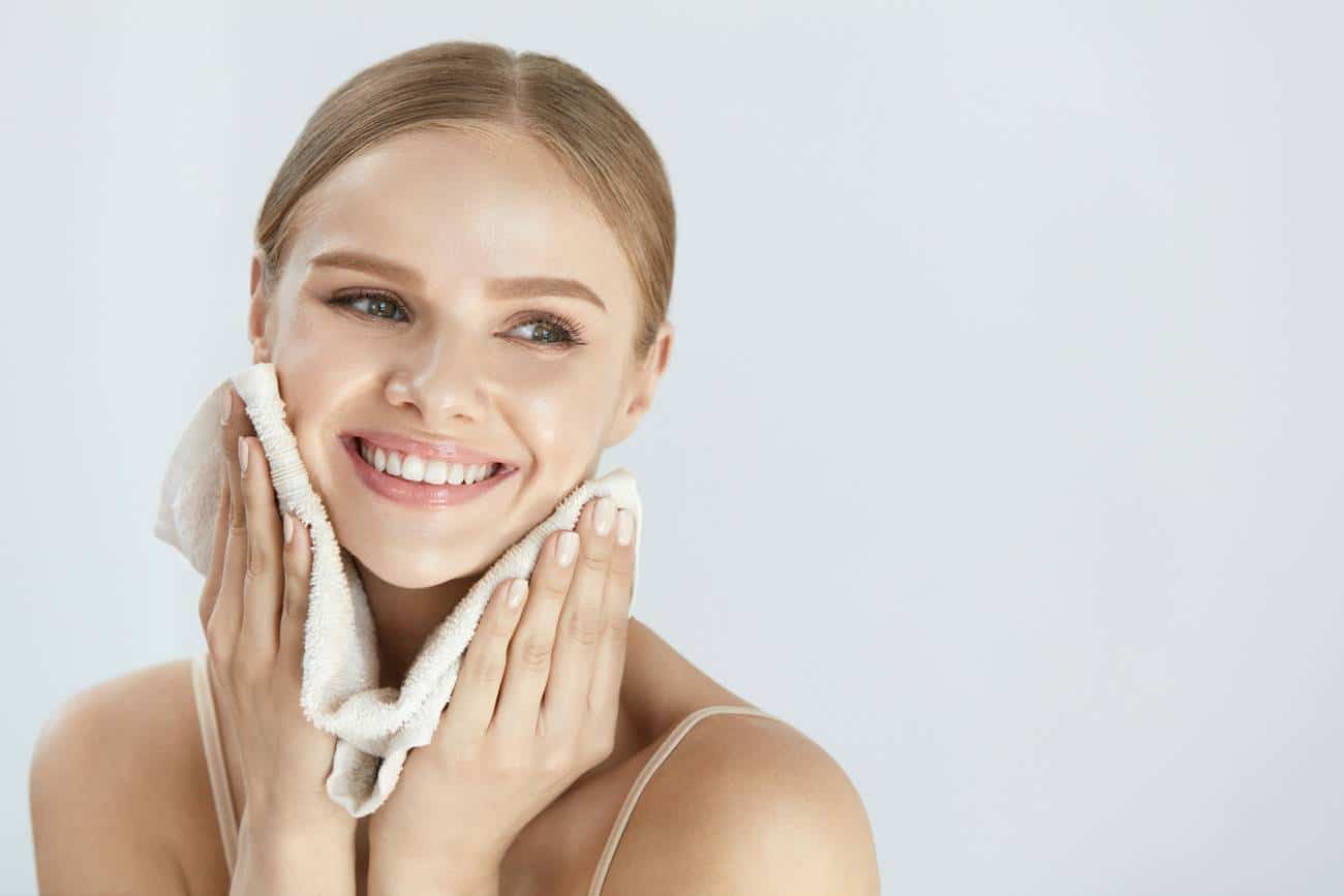 L'eau accentue les problèmes de sécheresse de peau : conseils et solutions