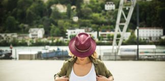 Quel chapeau pour femme choisir pour aborder l’été avec style ? quel chapeau pour femme porter cet été 2