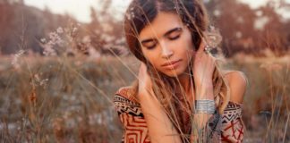 Prolongez l’été avec le look bohème Prolongez l'été avec le look bohème