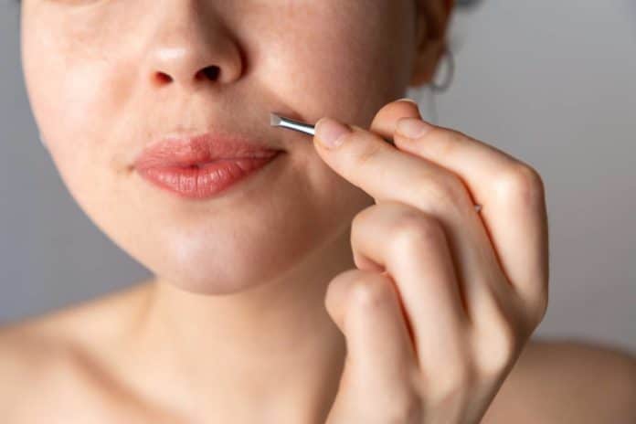Les meilleures techniques d'épilation pour le visage