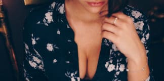 Comment s’habiller avec une grosse poitrine ?