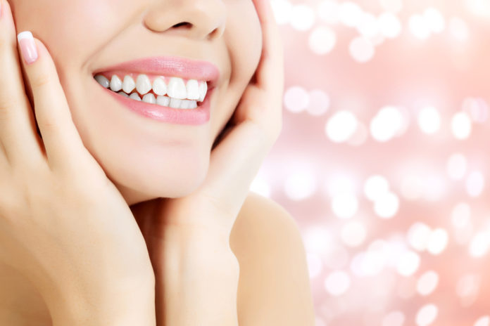 Comment blanchir des dents naturellement 