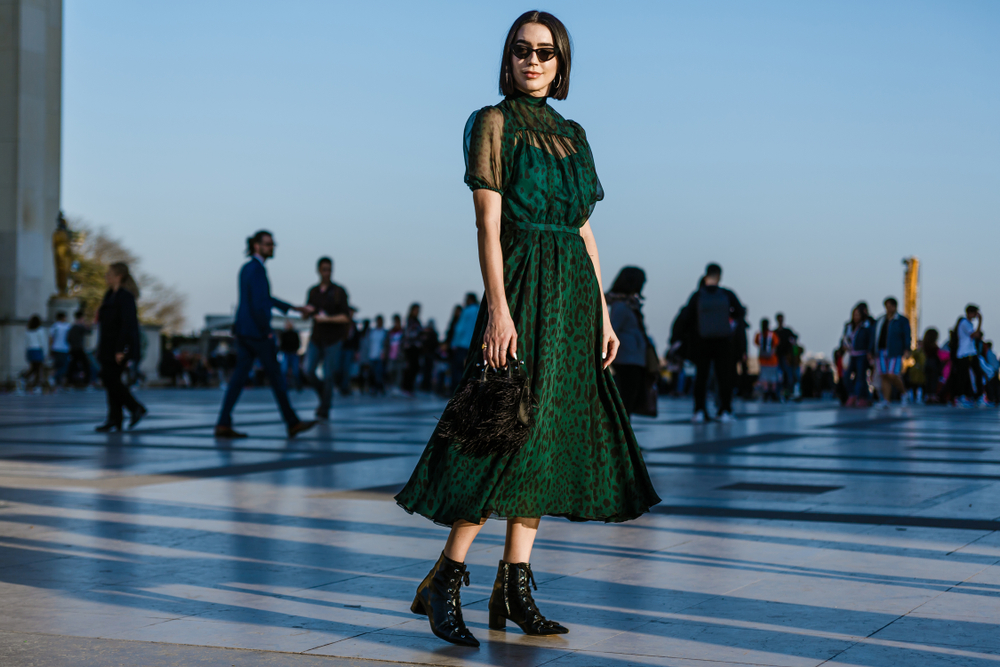 Comment porter la robe verte sans faux pas ?