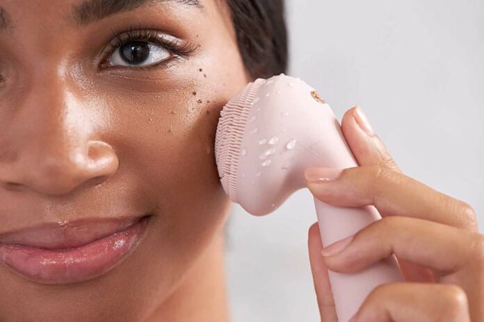 Brosse nettoyante pour le visage comment l’utiliser (et la choisir)