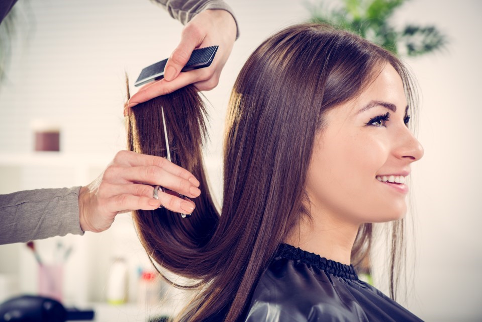 Couper les pointes de ses cheveux