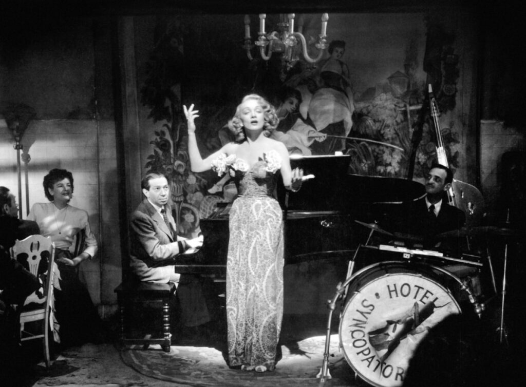 robe transparente Marlène Dietrich cinéma