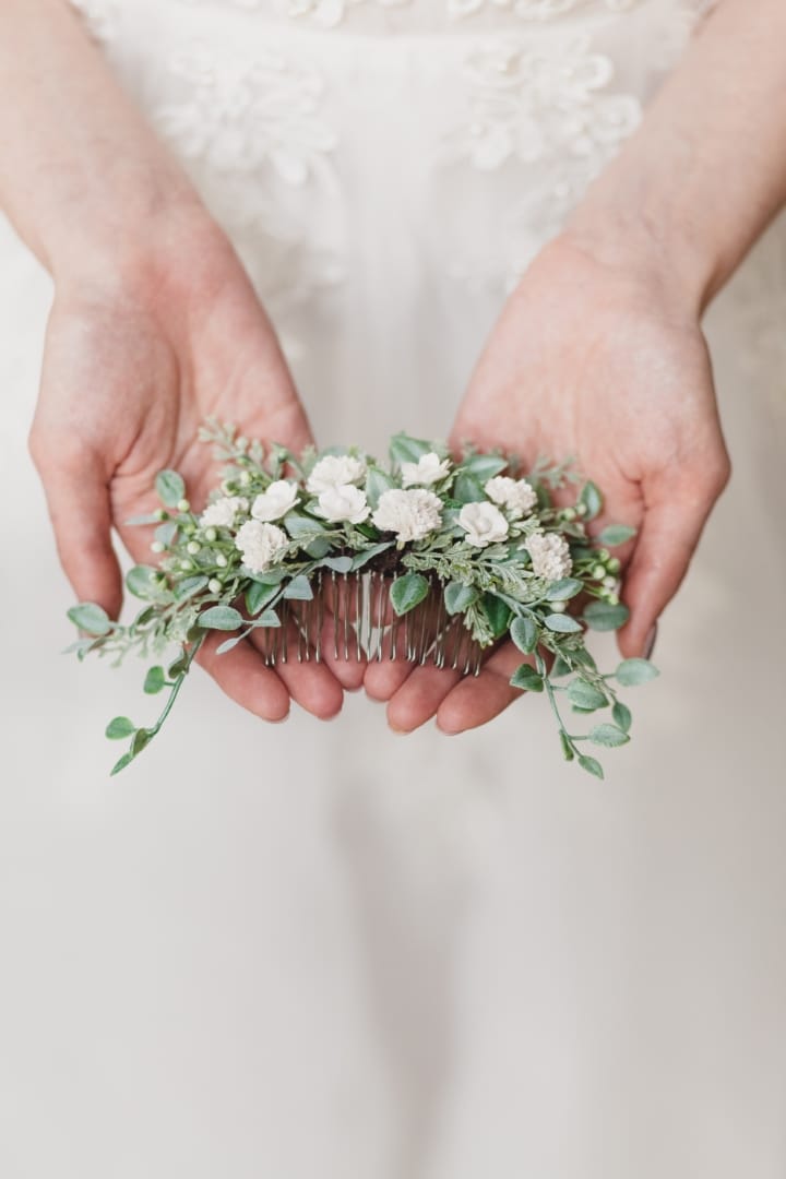 peigne mariage fleurs blanches