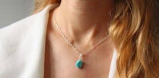 Offrir un bijou en pierres semi-précieuses, le meilleur compromis qui soit pour les fêtes collier pierre semi précieuse