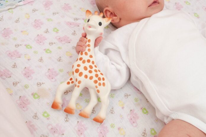 sophie la girafe bébé moisissures danger