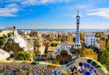 Quelles ont été les destinations préférées des français pour Août 2023 ? Barcelone Parc Guell destination préférée des français