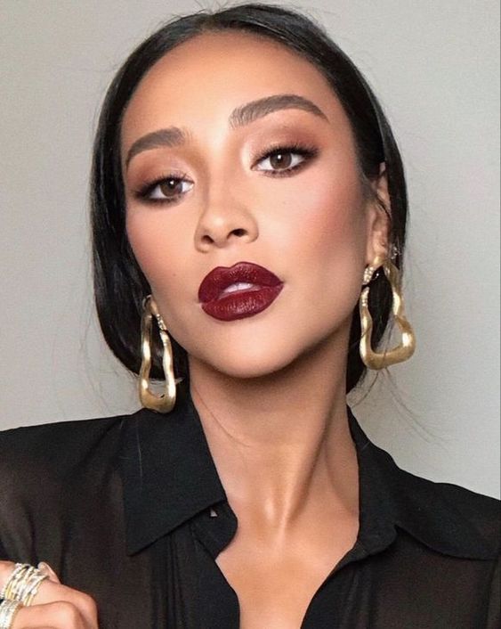 bold lips
