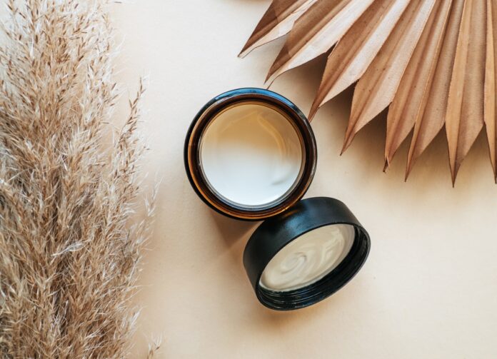 Nara et Lucky Blue Smith cosmétiques DIY et risques Nara et Lucky Blue Smith cosmétiques DIY et risques