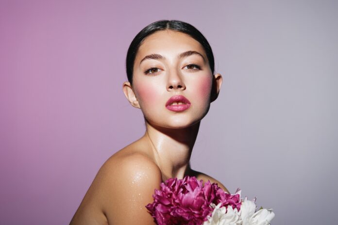 Pomegranate makeup zoom sur la tendance maquillage de l’été Pomegranate makeup zoom sur la tendance maquillage de l’été