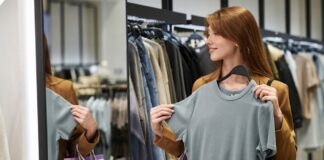 Le tee-shirt uni : un basique à choisir selon sa carnation Le tee-shirt uni un basique à choisir selon sa carnation